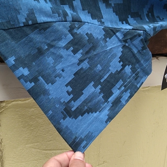 Nwt USA T-shirt (XL) - Picture 4 of 9